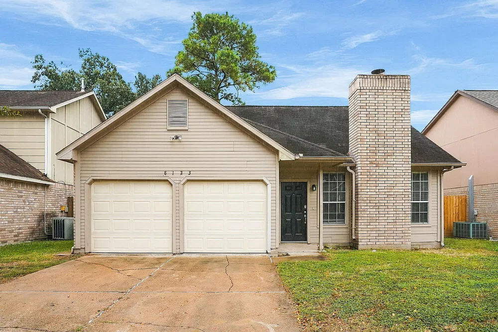 3 bed, 2.0 bath, 1498 sqft, $1,885 — Photo 1