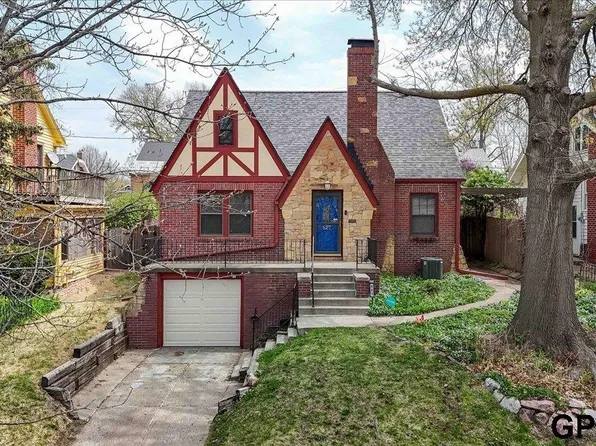 827 S 60th St, Omaha, NE 68106