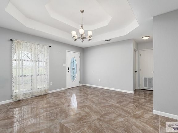3rd image of 334 Daisy Dr