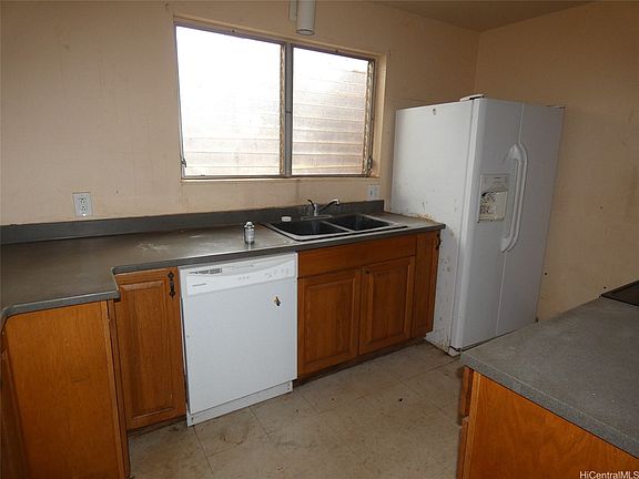 3rd image of 92-908 Palailai St APT 63