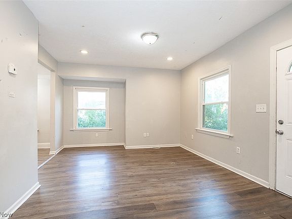 4th image of 12904 Kadel Ave