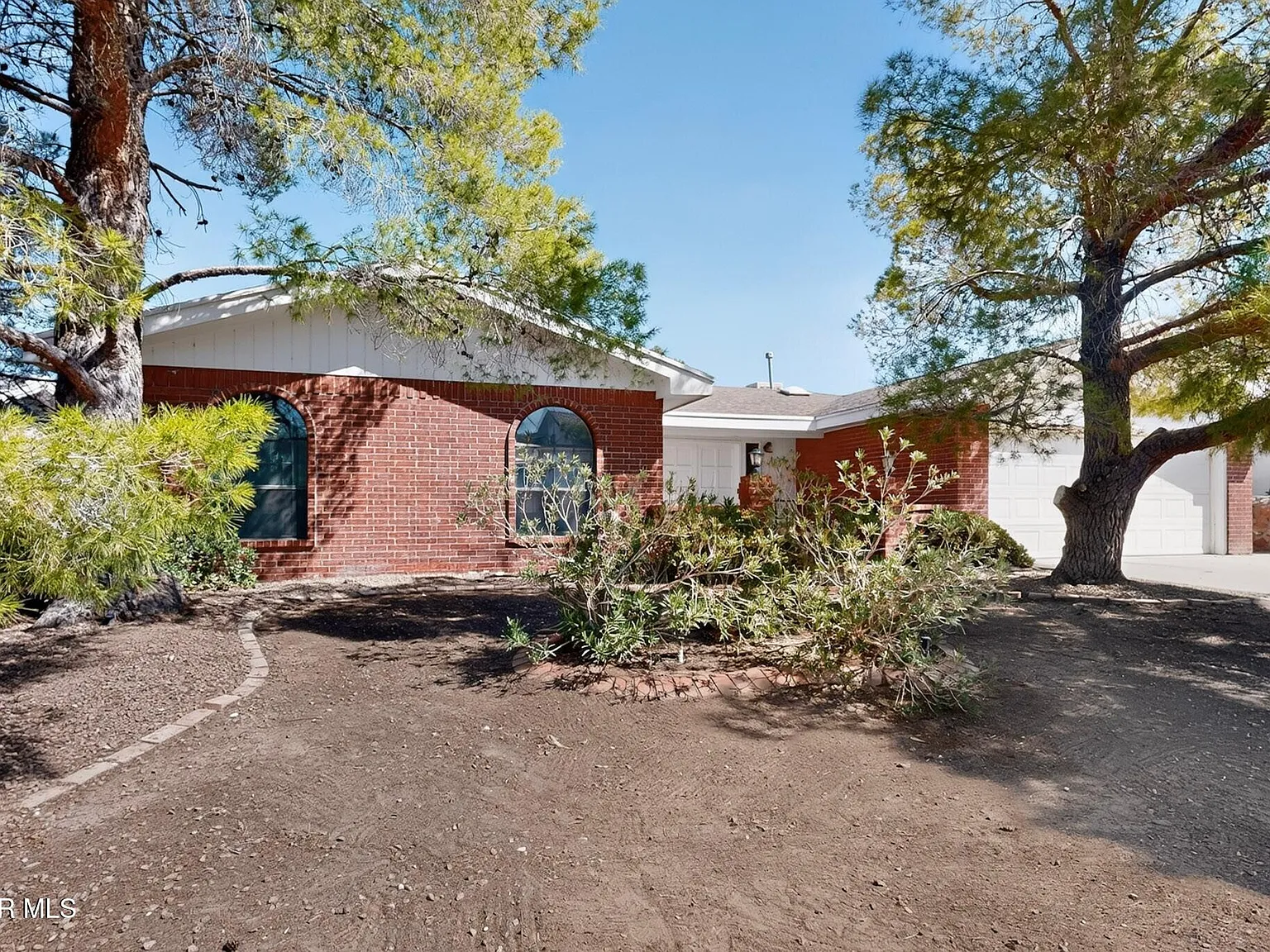 3 bed, 2.0 bath, 1936 sqft, $1,750 — Photo 4