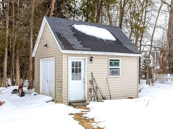 5th image of 36 Brown St