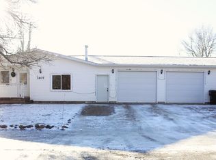 1407 S Blossom Dr, Menoken, ND 58558