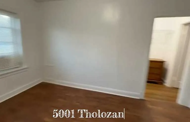 5001 Tholozan Ave #2E — Photo 3
