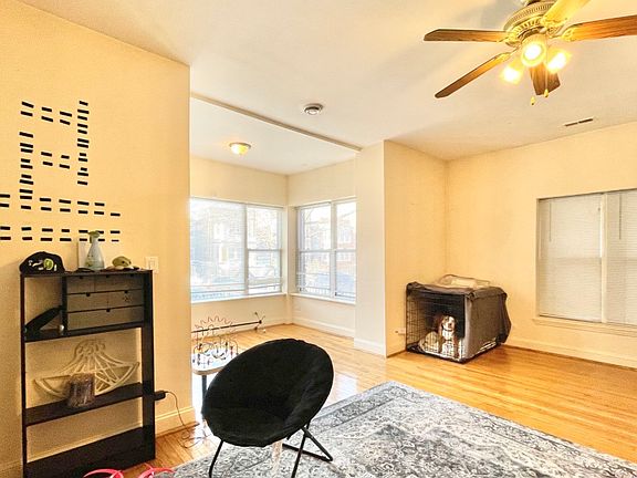4th image of 4831 N Sawyer Ave APT 1
