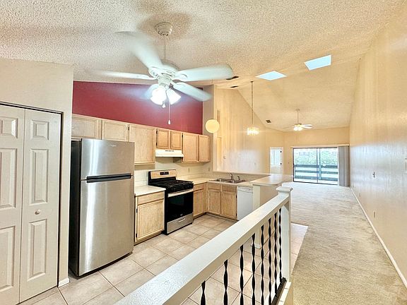 5th image of 1906 Garden Lake Dr
