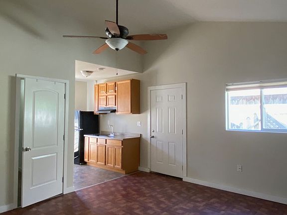 3rd image of 702 4th St #B