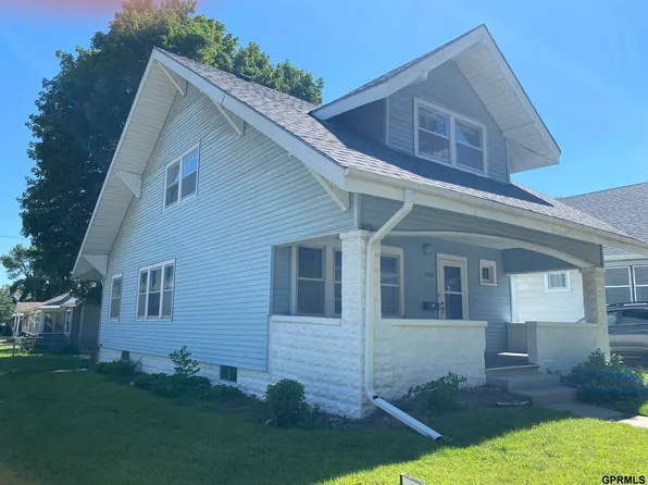 3303 Arbor St, Omaha, NE 68105