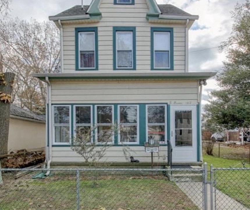 2nd image of 142 Church St