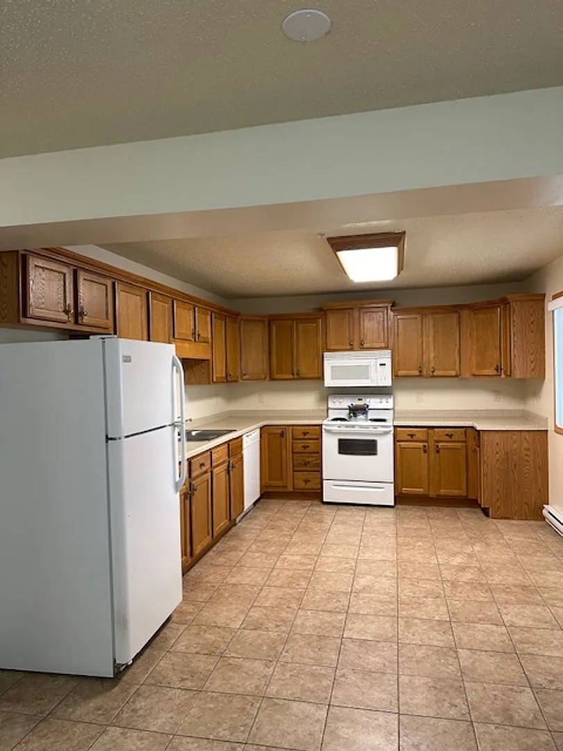 Bluffview Apartments — Photo 4