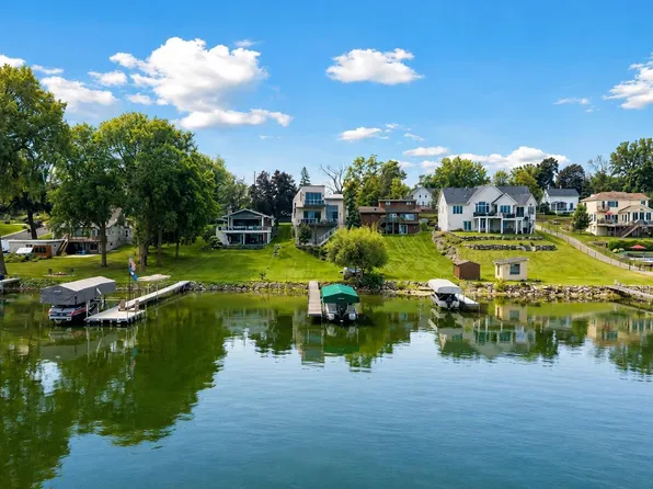 224 W Lake St, Waconia, MN 55387