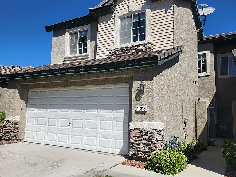10318 Birch Bluff Ln — Photo 3