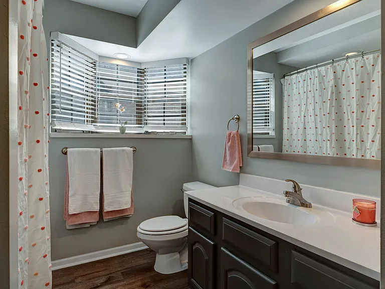 Parkhill Luxury Apartments — Photo 27