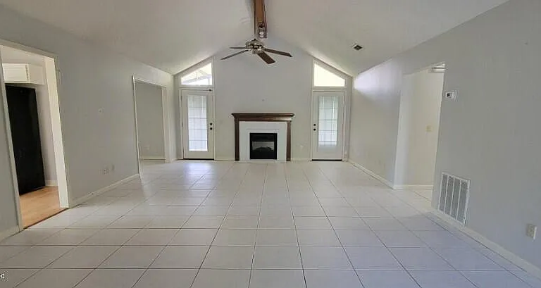 540 Timbercrest Ln — Photo 3