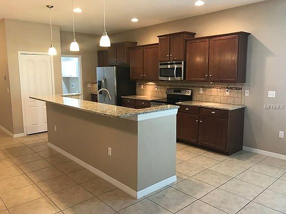 4th image of 2621 Holly Bluff Ct