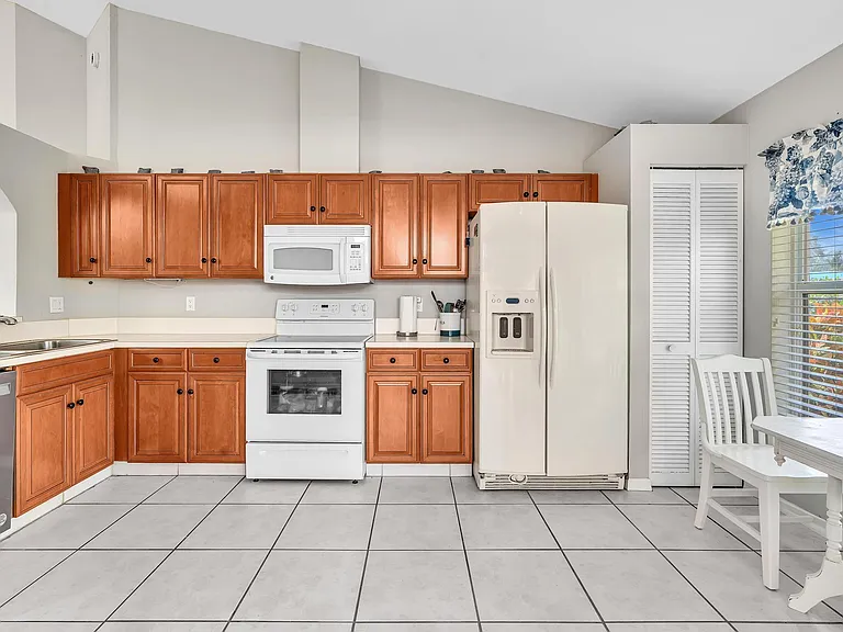 1904 Rosewood Way — Photo 11