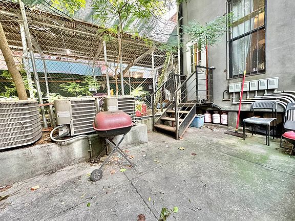 2nd image of 17 Garden St #1