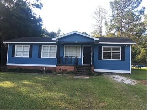 1st image of 2415 Club House Rd
