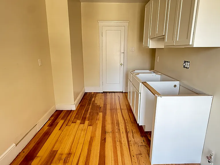 86 Sutherland Rd #14 — Photo 2