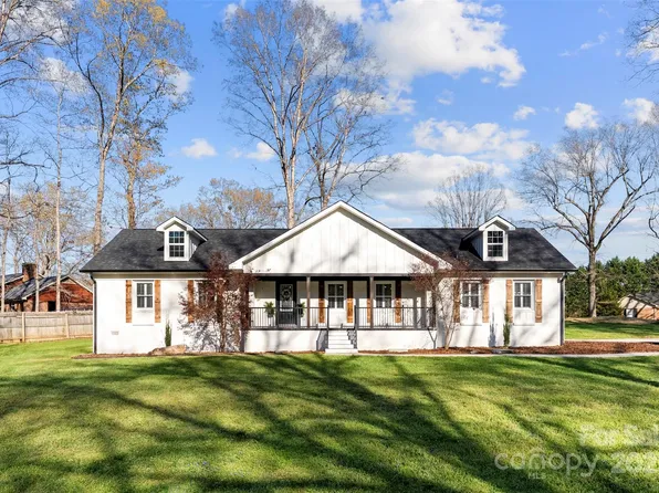 1809 Whispering Pines Rd, Lincolnton, NC 28092