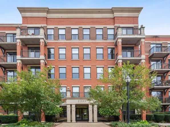 2335 W Belle Plaine Ave APT 107, Chicago, IL 60618