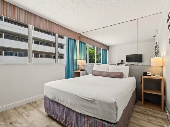 444 Kanekapolei St #208, Honolulu, HI 96815