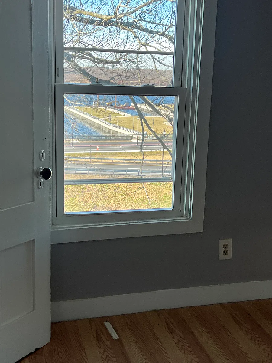 Building Photo - Durfee St