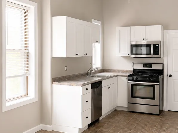 9 Pembroke St APT 1, Chelsea, MA 02150