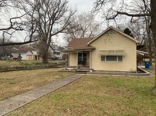 1014 Case St, Carthage, MO 64836