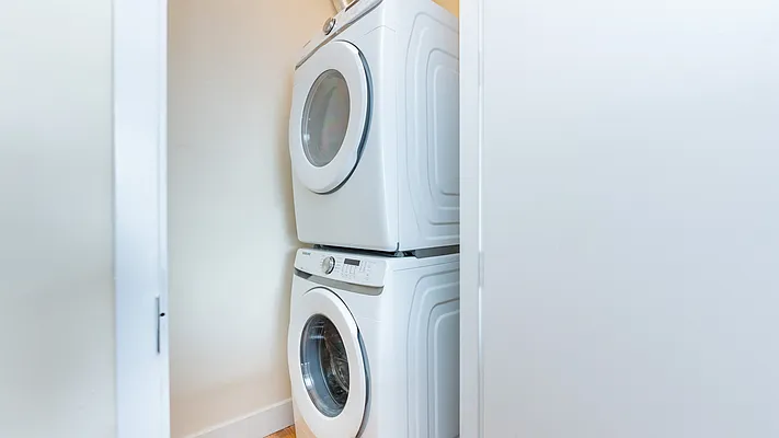 Rented by Nooklyn NYC LLC | media 22