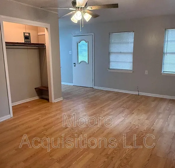 415 W Rainey St #B — Photo 4