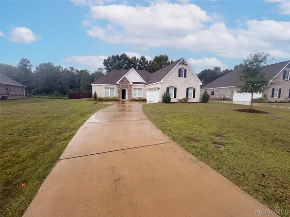 316 Abby Ln, Millbrook, AL 36054