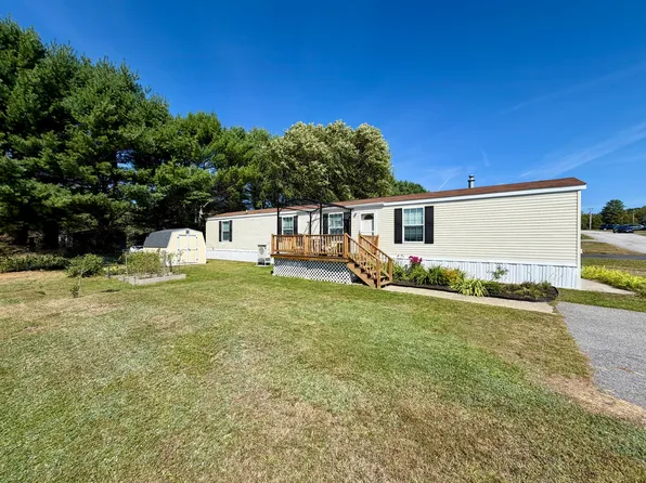 13 Dunlop Avenue, Mechanic Falls, ME 04256