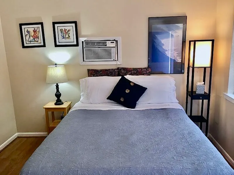 Studio, 400 sqft, $1,350 — Photo 2