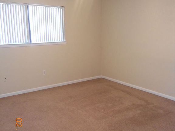 4th image of 207 Kathy Ct