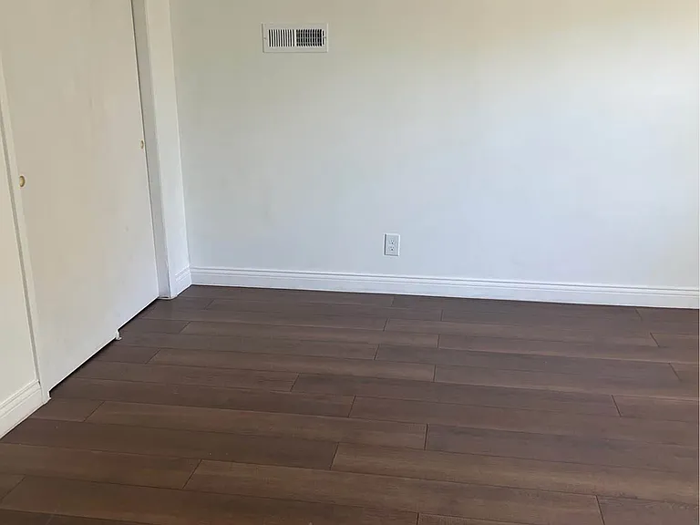 904 Victory Dr — Photo 8