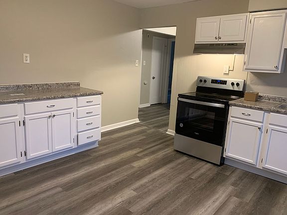 3rd image of 2846 Meadowlark Ave