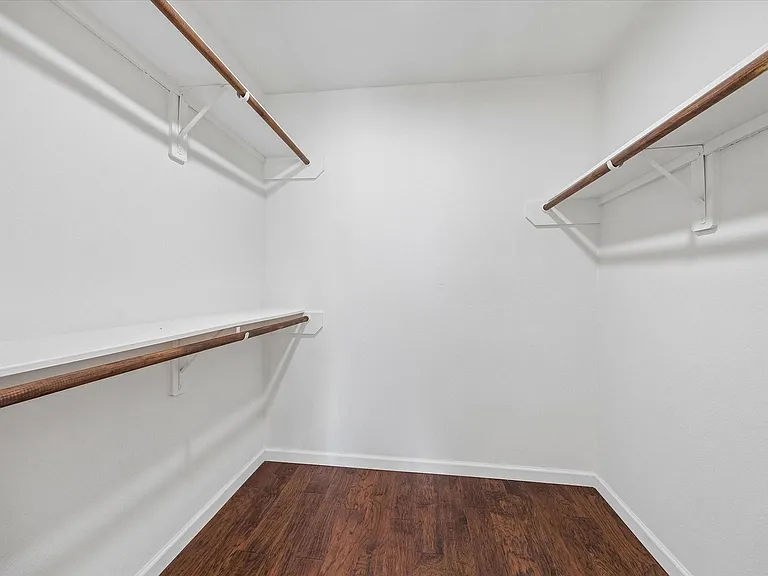 6106 Settlers Lake Cir E — Photo 16