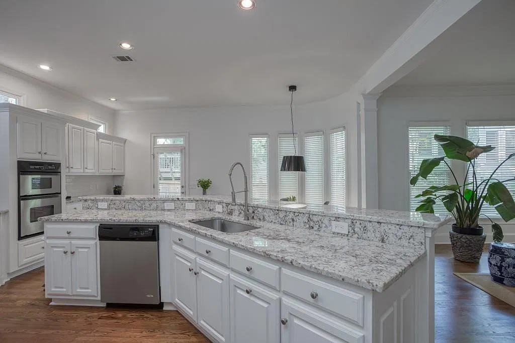 4 bed, 3.5 bath, 2992 sqft, $7,000 — Photo 3