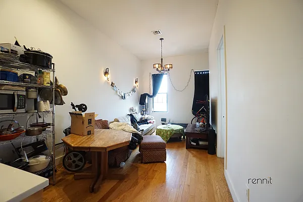 Rented by Rennit Inc. | media 2