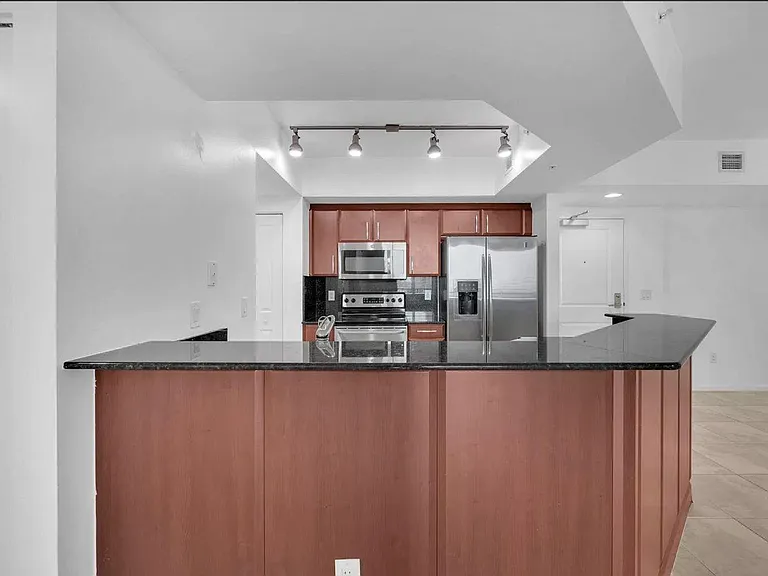 403 S Sapodilla Ave #612 — Photo 4