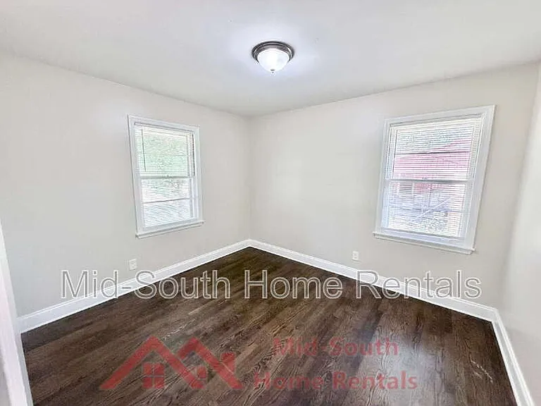 3284 Parham St — Photo 9