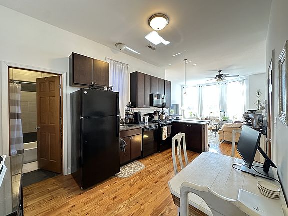 5th image of 1704 W Sunnyside Ave Unit 4