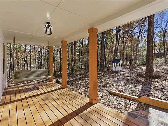 4th image of 214 Bruce Rd