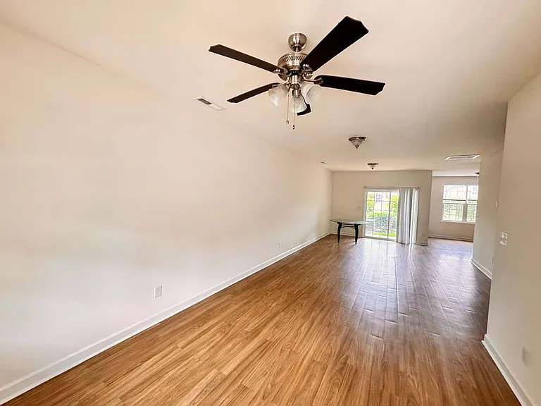 169 Sunnyview Ln — Photo 5