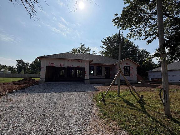 2nd image of 102 N Youngblood Avenue