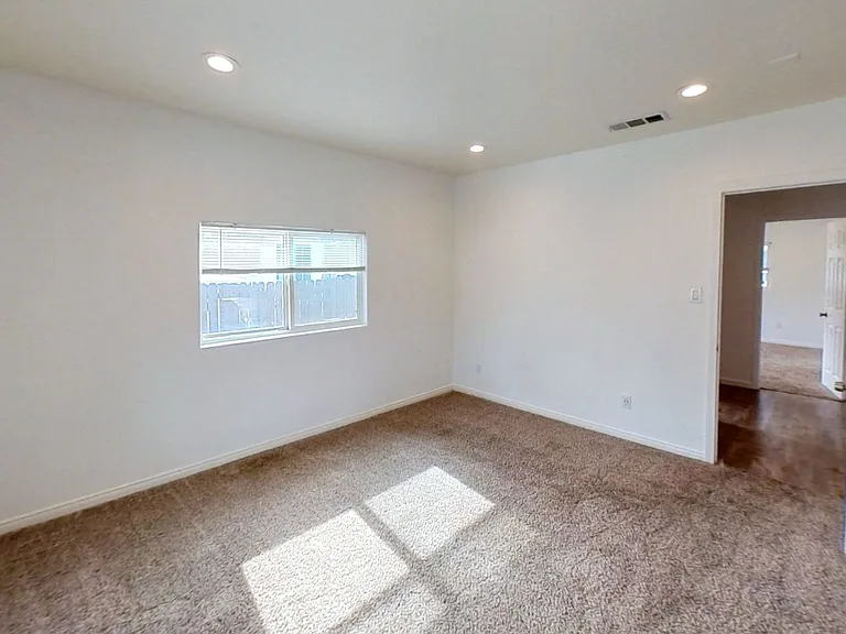 3189 Sanchez St — Photo 11