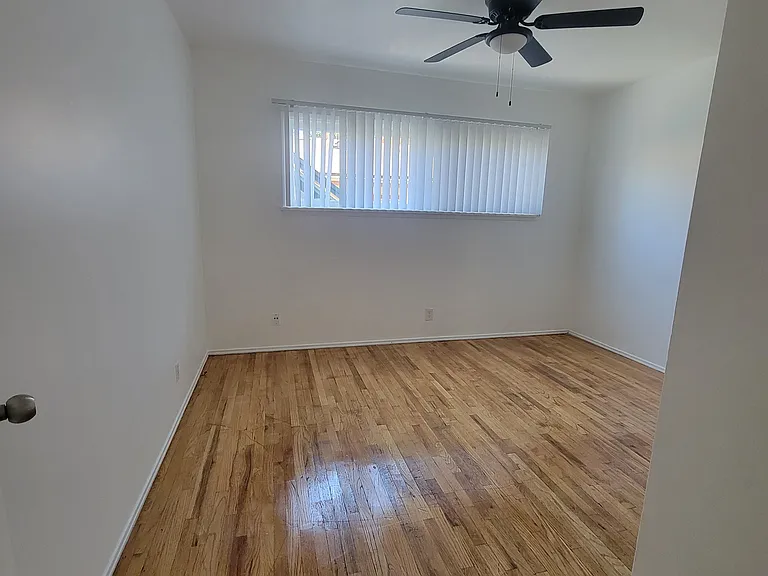 13842 Burbank Blvd #13842 — Photo 5
