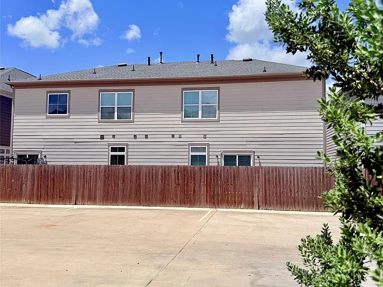 16575 Oasis Glade Dr — Photo 47
